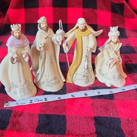 Hawthorne  Village, Christmas Holiday, Off-White Nativity Scene Set Decoration - Picture 11 of 16